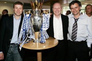 穆帅：有球员跟我说带着04/05蓝军集训两周，能把现役切尔西揍趴