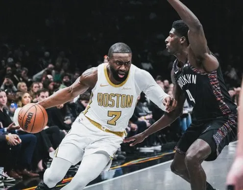 app下载-杰伦-布朗取得生涯第5次三双,超越塔图姆排绿军队史第九