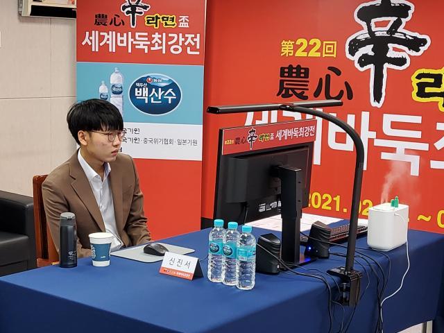 kaiyun 官网-农心杯中国队副将杨鼎新攻擂失利，柯洁再挑重担