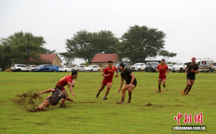 app下载-中国七人制男子橄榄球队在南非进行交流赛|莫迪|中国队|孙翔|中新社|球员_新浪体育_新浪新闻